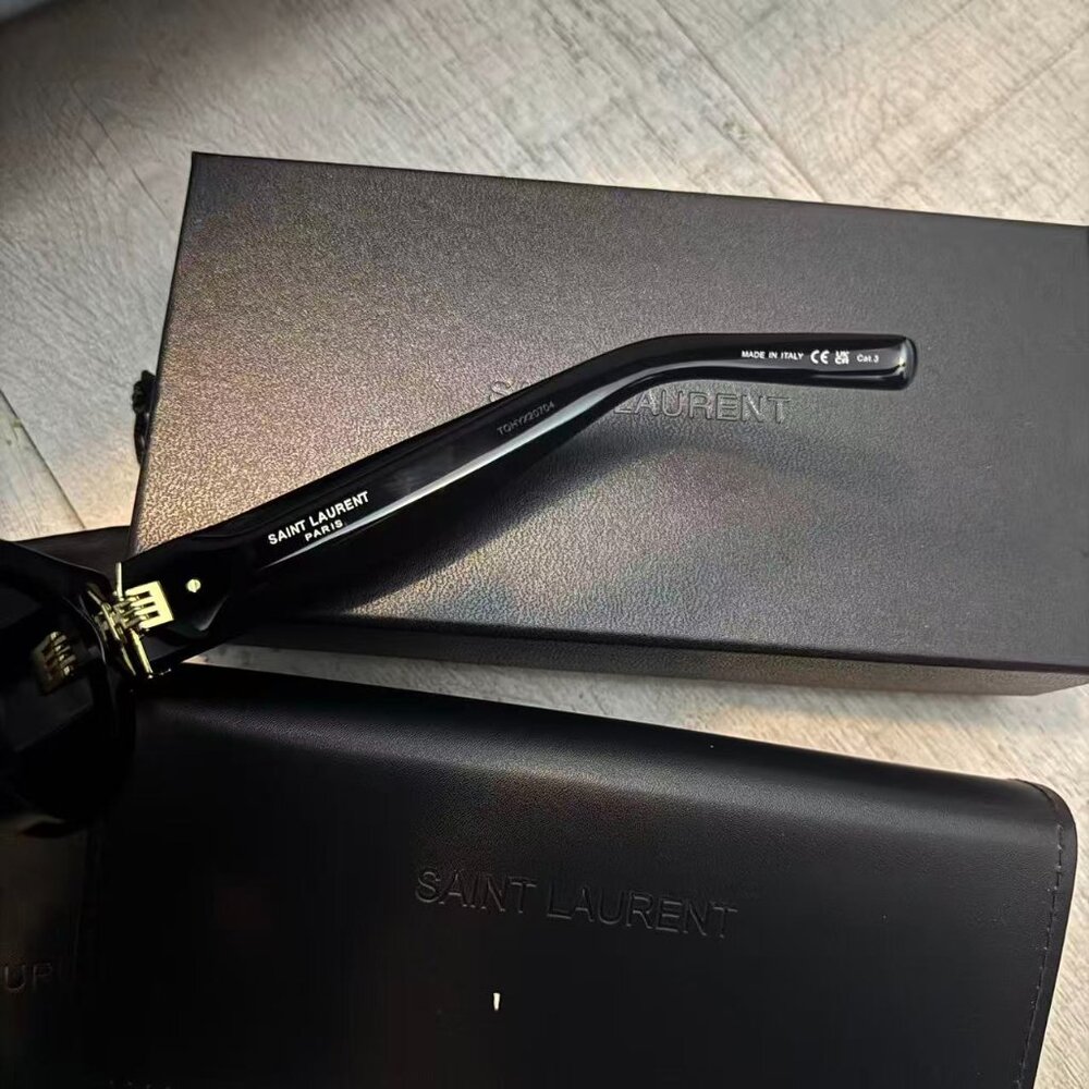 YSL Sunglasses - Picture 8 of 12